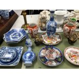 A COLLECTION OF JAPANESE BLUE AND WHITE PORCELAINS, A PAIR OF KUTANI JARS, AN IMARI PLATE AND A