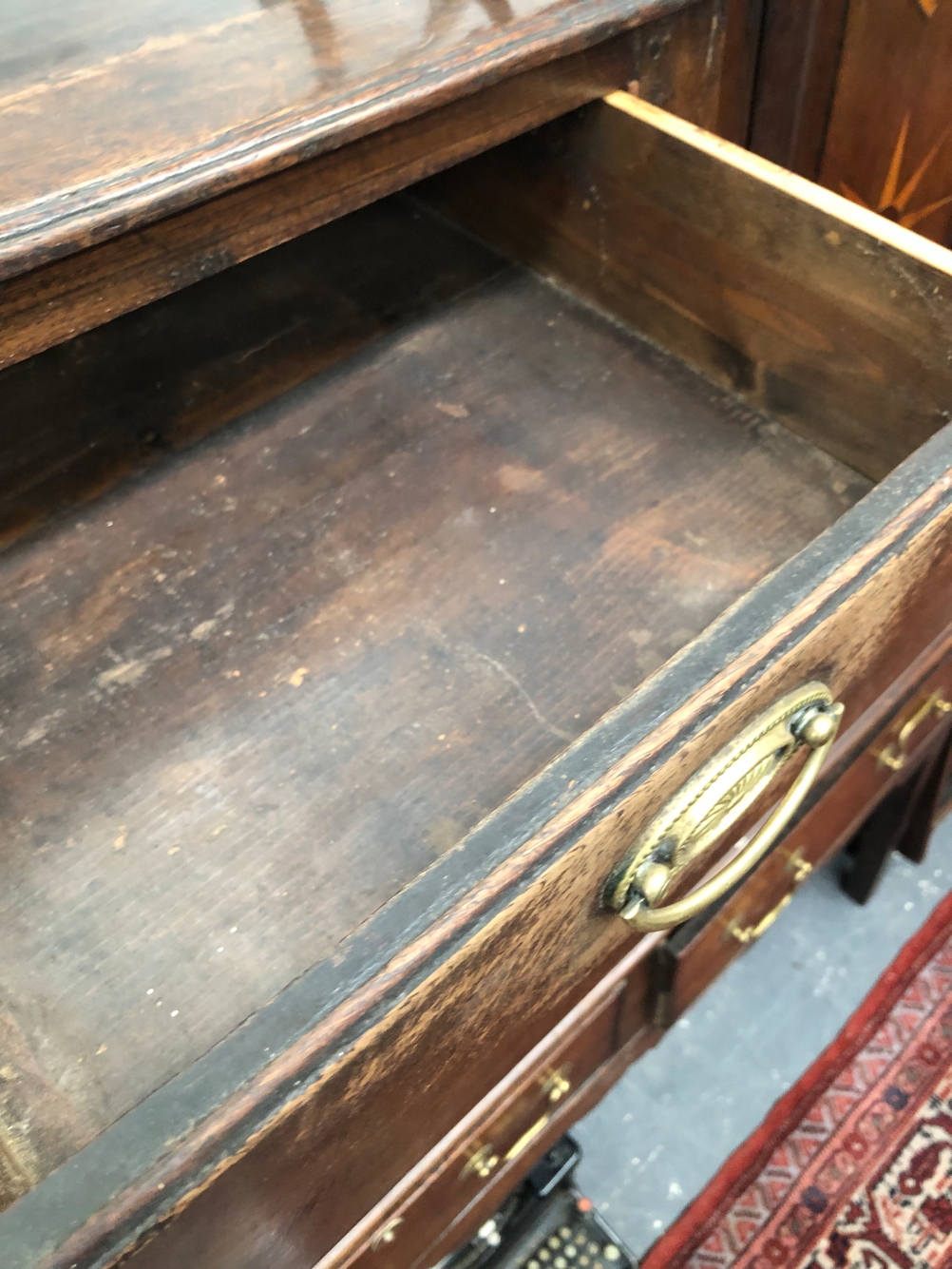 A GEORGIAN AND LATER OAK SMALL THREE DRAWER POT BOARD DRESSER BASE. 72 X 134 X 42CMS. - Image 9 of 22