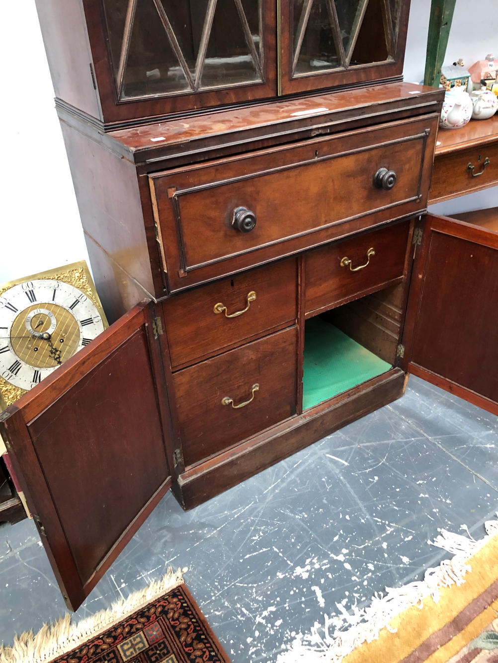 A GEORGE III MAHOGANY SECRETAIRE BOOKCASE WITH CABINET BASE FITTED WITH DRAWERS. 222 X 88 X 51CMS. - Image 17 of 23