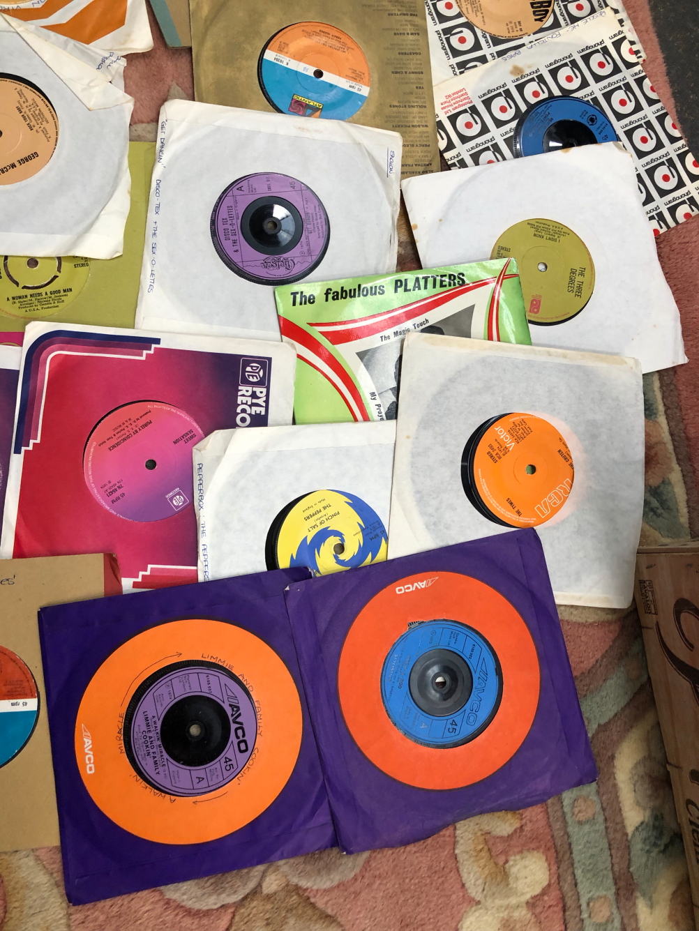 A COLLECTION OF 45RPM SINGLE RECORDS - Image 6 of 6