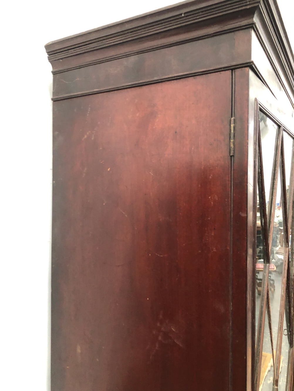 A GEORGE III MAHOGANY SECRETAIRE BOOKCASE WITH CABINET BASE FITTED WITH DRAWERS. 222 X 88 X 51CMS. - Image 22 of 23