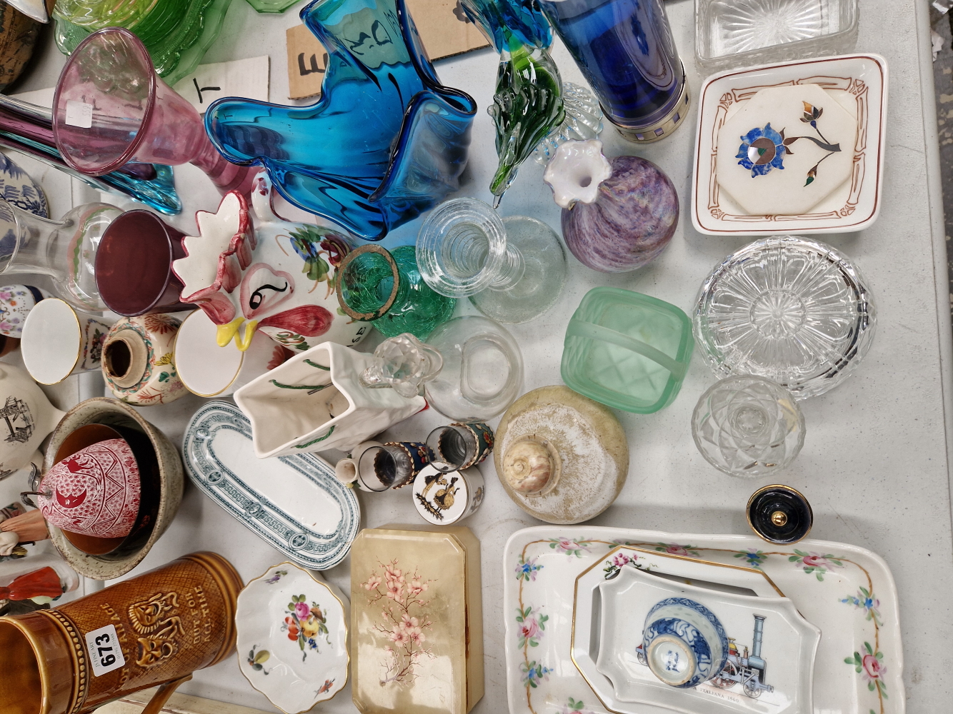 DECORATIVE GLASS VASES, A HEREND SMALL DISH WITH OTHER CERAMICS, A SATSUMA JAR, PAINTED ALABASTER