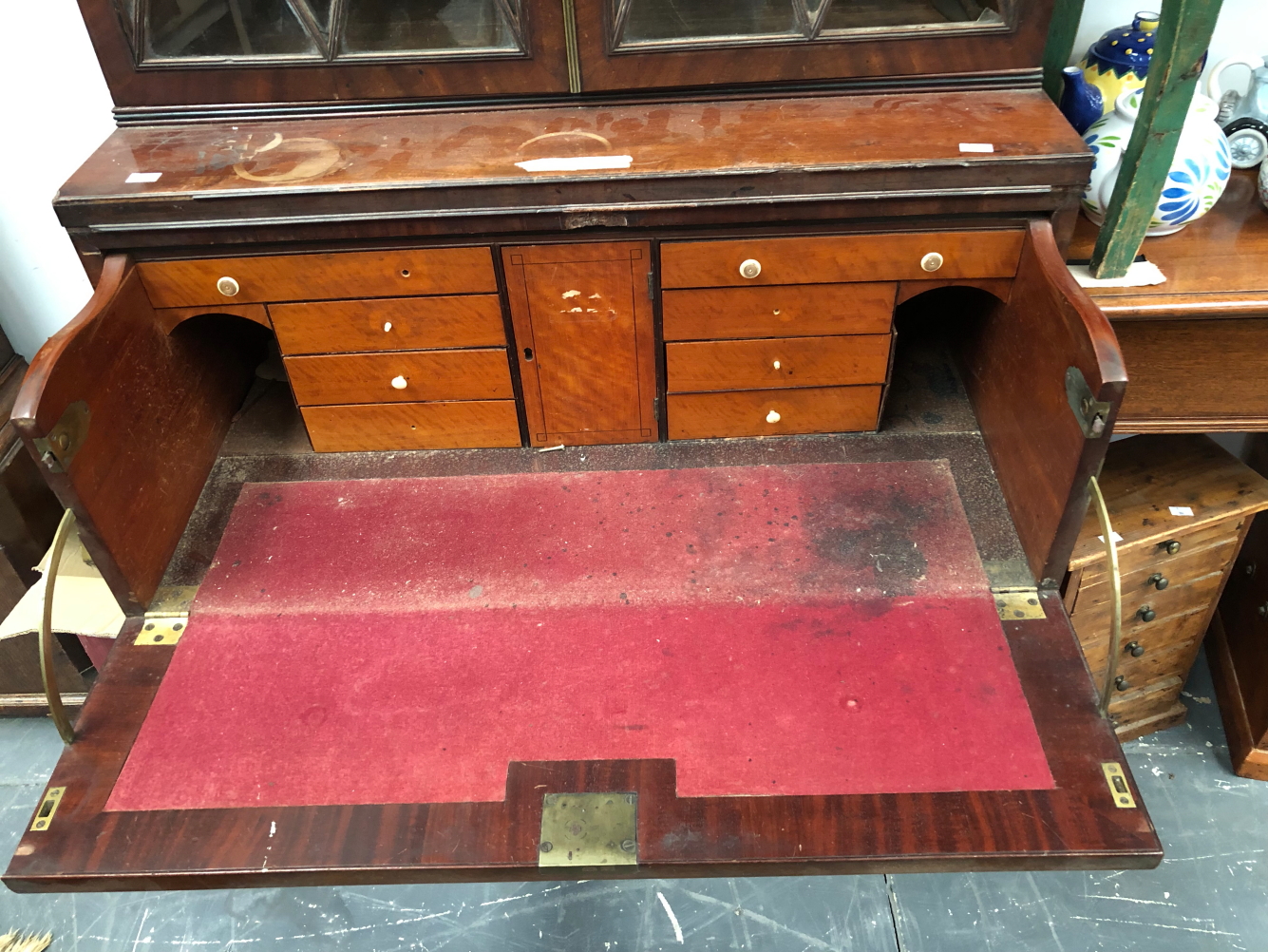 A GEORGE III MAHOGANY SECRETAIRE BOOKCASE WITH CABINET BASE FITTED WITH DRAWERS. 222 X 88 X 51CMS. - Image 14 of 23