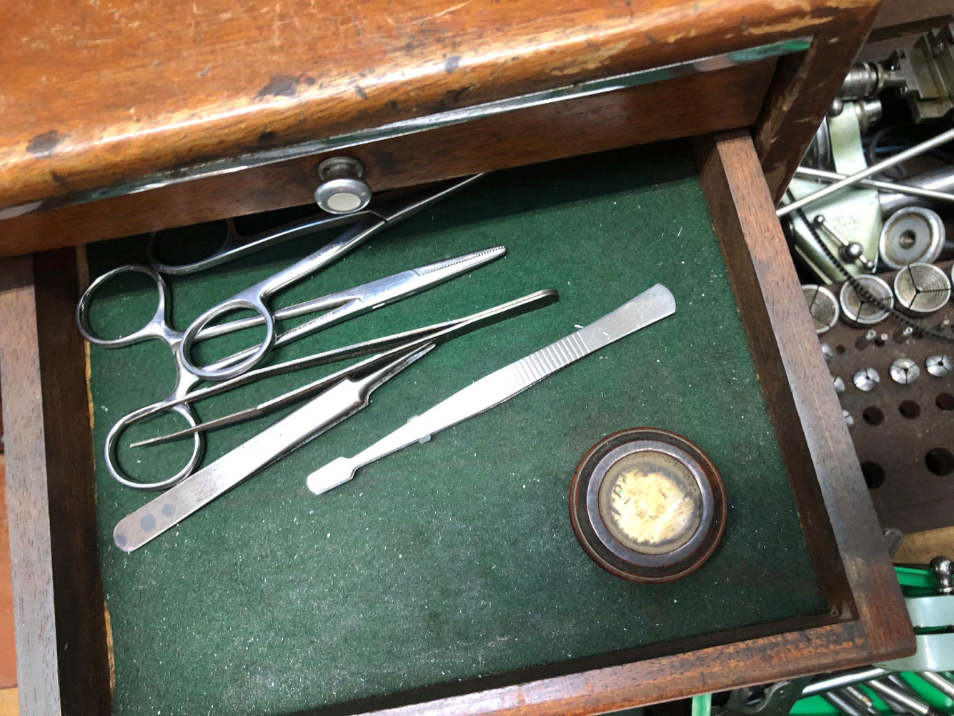 A COLLECTION OF WATCH AND CLOCK MAKERS TOOLS, TO INCLUDE DRILL BITS, LATHES, A MAHOGANY AND - Image 4 of 22