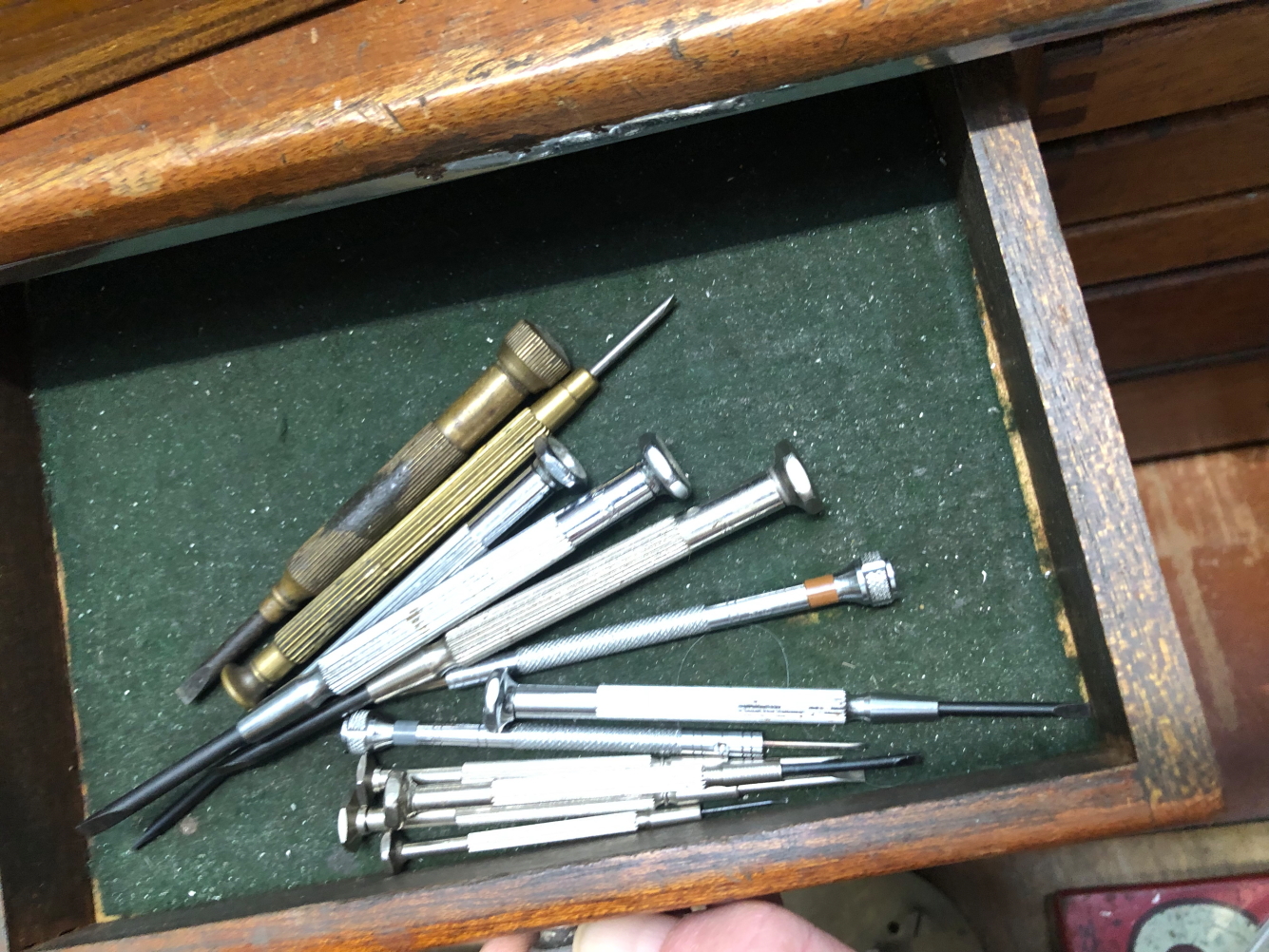 A COLLECTION OF WATCH AND CLOCK MAKERS TOOLS, TO INCLUDE DRILL BITS, LATHES, A MAHOGANY AND - Image 6 of 22