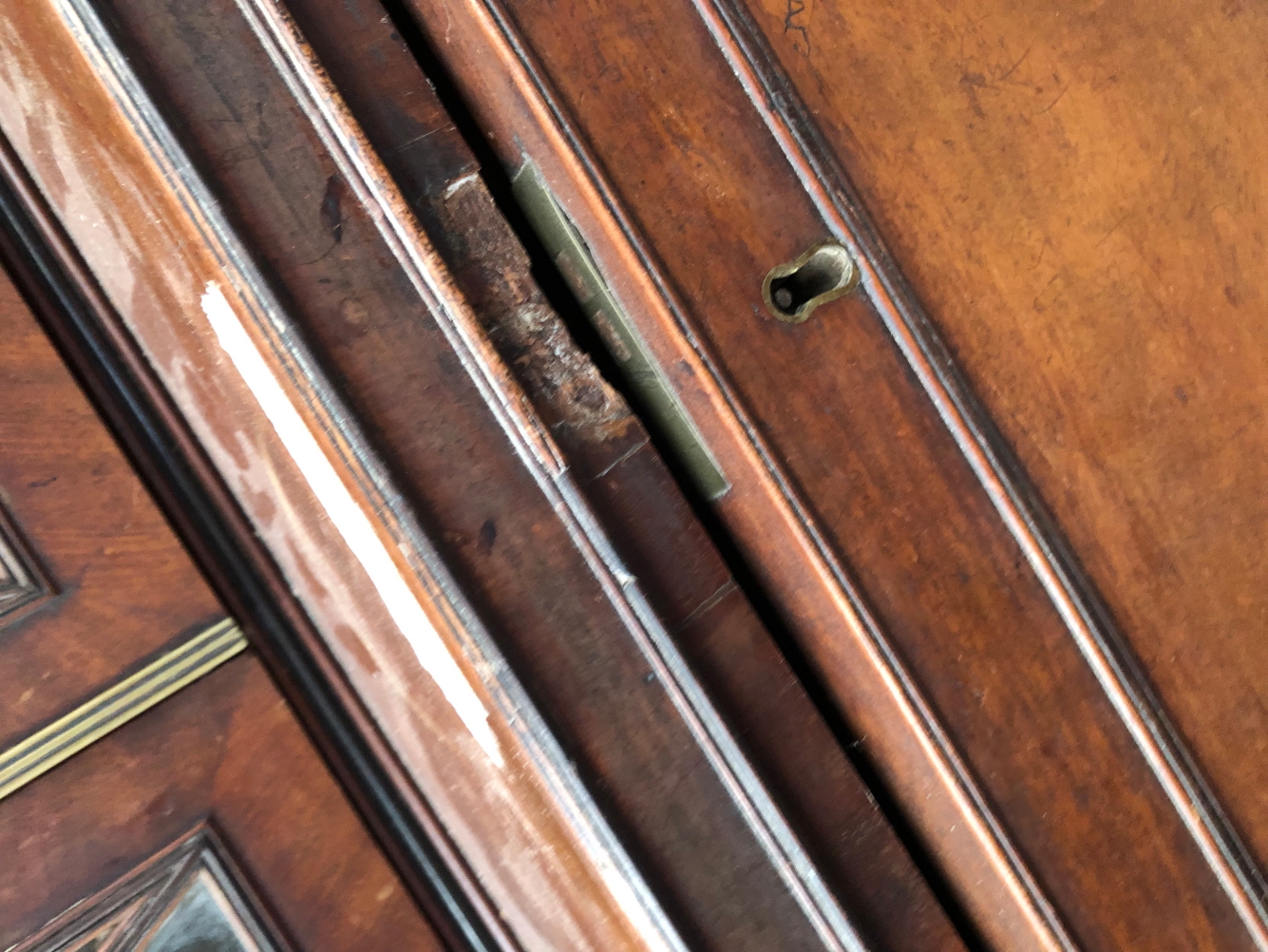 A GEORGE III MAHOGANY SECRETAIRE BOOKCASE WITH CABINET BASE FITTED WITH DRAWERS. 222 X 88 X 51CMS. - Image 19 of 23