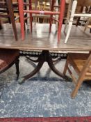 AN EARLY 19th C. MAHOGANY BREAKFAST TABLE WITH QUADRUPED SUPPORTS.