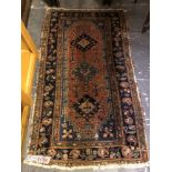 ANTIQUE PERSIAN HERIZ RUG. 170 x 95cms