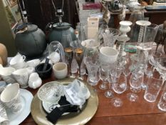 A PAIR OF TABLE LAMPS, CANDLESTICKS, DRINKING GLASS, MAXWELL WILLIAMS HOME WARES, MAGNIFYING