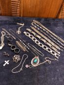 A QUANTITY OF SILVER JEWELLERY TO INCLUDE CONTINENTAL SILVER EXAMPLES. GROSS WEIGHT 158.93grms.