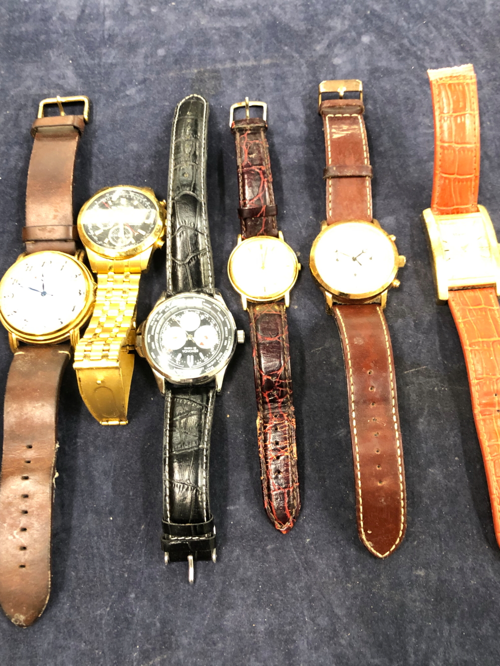 SIX VARIOUS WRIST WATCHES TO INCLUDE PULSAR, SEKONDA, STAUER AND ASTRON.