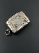 A VICTORIAN HALLMARKED SILVER VINAIGRETTE WITH GILDED INTERIOR, DATED 1886 FOR JOHN HILIARD & JOHN
