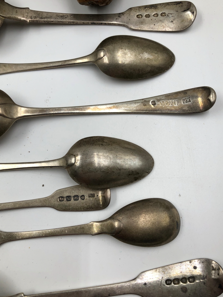 A QUANTITY OF GEORGIAN AND OTHER HALLMARKED SILVER CUTLERY TOGETHER WITH A SILVER BACKED DRESSING - Image 9 of 14