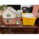 A BOX OF DOLLS HOUSE CONSTRUCTION AND WIRING KIT TOGETHER WITH A DOLLS HOUSE
