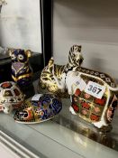 A GROUP OF ROYAL CROWN DERBY PAPERWEIGHT FIGURES TO INCLUDE ZEBRA, KOALA, TORTOISE, ELEPHANT,