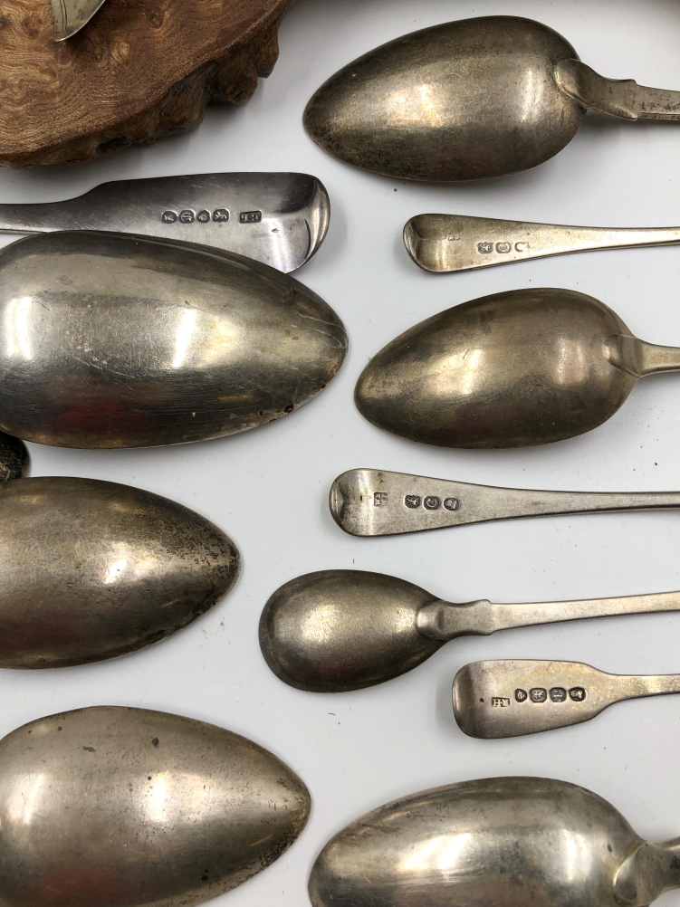 A QUANTITY OF GEORGIAN AND OTHER HALLMARKED SILVER CUTLERY TOGETHER WITH A SILVER BACKED DRESSING - Image 10 of 14