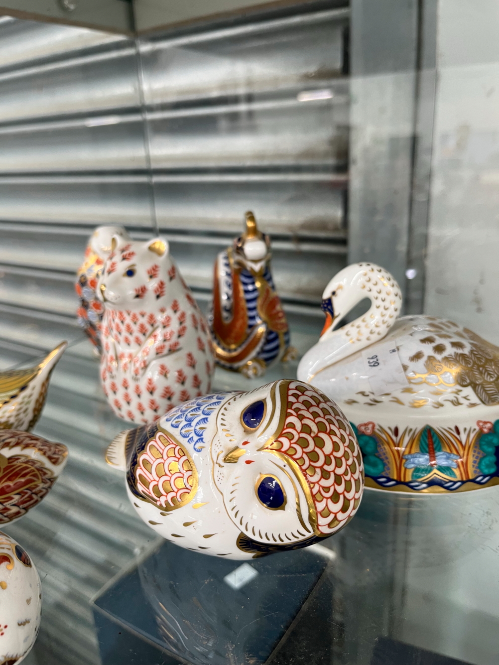 TEN ROYAL CROWN DERBY PAPERWEIGHTS TO INCLUDE A WALRUS, A SWAN, A DRAGON, AN OWL, A BANK VOLE, A - Image 3 of 3