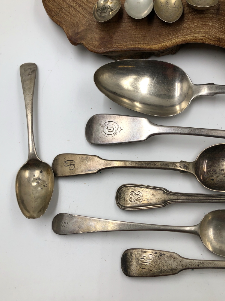 A QUANTITY OF GEORGIAN AND OTHER HALLMARKED SILVER CUTLERY TOGETHER WITH A SILVER BACKED DRESSING - Image 5 of 14