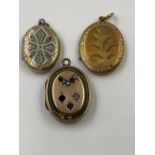 THREE VARIOUS LOCKETS. ONE 15ct EXAMPLE AND TWP GOLD PLATED EXAMPLES. THE 15ct LOCKET WITH PORTRAITS