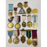 A COLLECTION OF MASONIC JEWELS TO INCLUDE TWO FOUNDER CHAPTER OF LONDON EXAMPLES, SIX STEWARD