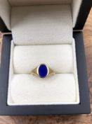 A VINTAGE 9CT HALLMARKED AND LAPIS LAZULIE SMALL SIGNET RING DATED 1989 BIRMINGHAM FOR DEAKIN AND