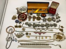 A COLLECTION OF MOSTLY VINTAGE COSTUME JEWELLERY TO INCLUDE A SMALL AMOUNT OF MODERN SILVER