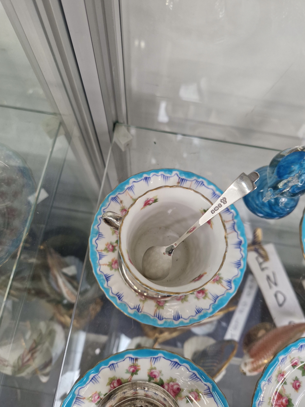 A ROYAL DOULTON COFFEE CAN AND SAUCER SET WITH HALLMARKED SILVER CARRIERS AND FIVER SILVER - Image 8 of 13