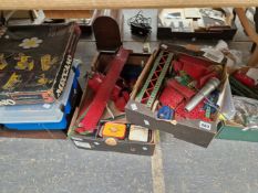 A COLLECTION OF USED MECCANO WARES TO INCLUDE A BOXED NO. 5 SET