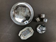 HALLMARKED SILVER TO INCLUDE A SHALLOW TRAY, AN ART DECO ASHTRAY, A FLOWER HEAD PIN DISH AND THREE