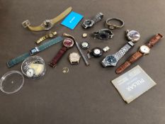 A COLLECTION OF WRIST WATCHES, MOVEMENTS AND TWO FOB WATCHES TO INCLUDE SWATCH, PULSAR, SEIKO,