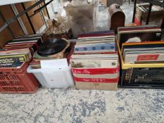 A LARGE COLLECTION OF CLASSICAL LP RECORDS WITH SOME BOXED SETS AND 78S