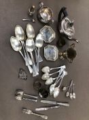 HALLMARKED SILVER TO INCLUDE VARIOUS GEORGIAN AND VICTORIAN SPOONS, A TROPHY CUP, PIN DISHES, A