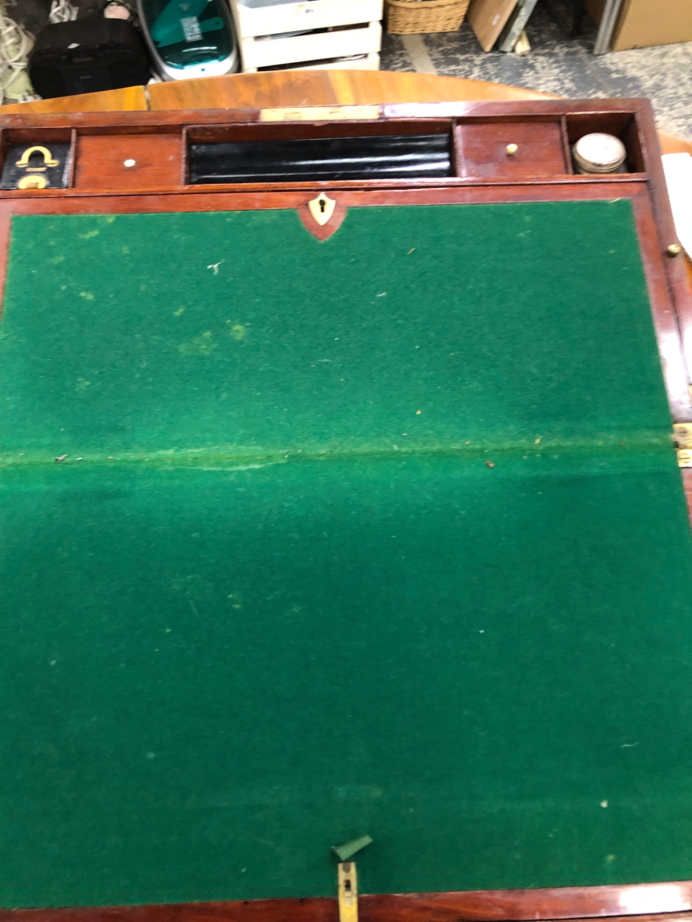 A 19th C. BRASS BOUND MAHOGANY WRITING SLOPE WITH A DRAWER TO ONE SIDE - Image 8 of 9