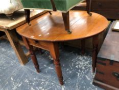 A VICTORIAN DROP LEAF TABLE