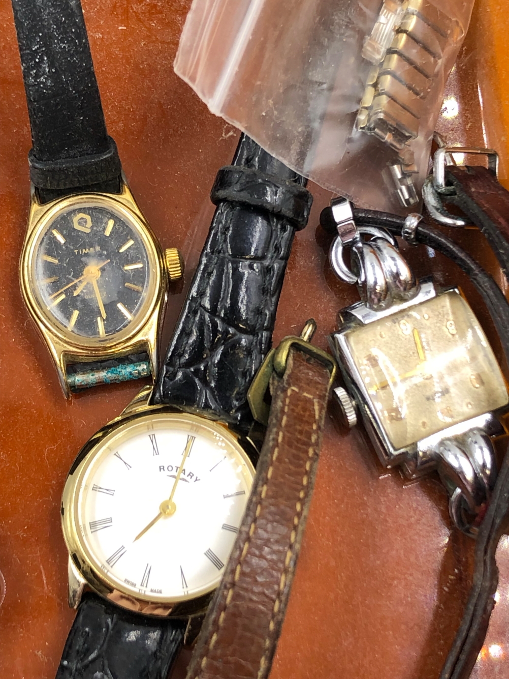 A COLLECTION OF MOSTLY VINTAGE WATCHES TO INCLUDE TISSOT, TIMES, MARVIN, HELVITIA, RECTA, SEIKO ETC. - Image 5 of 9
