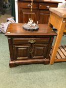 A PAIR OF 20th CENTURY KLING BEDSIDE CUPBOARDS. H 65 W 72 D 42cms, ONE DRAWER OVER DOUBLE CUPBOARD