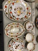 A ROYAL CROWN DERBY 8687 IMARI PALETTE PART DINNER SET