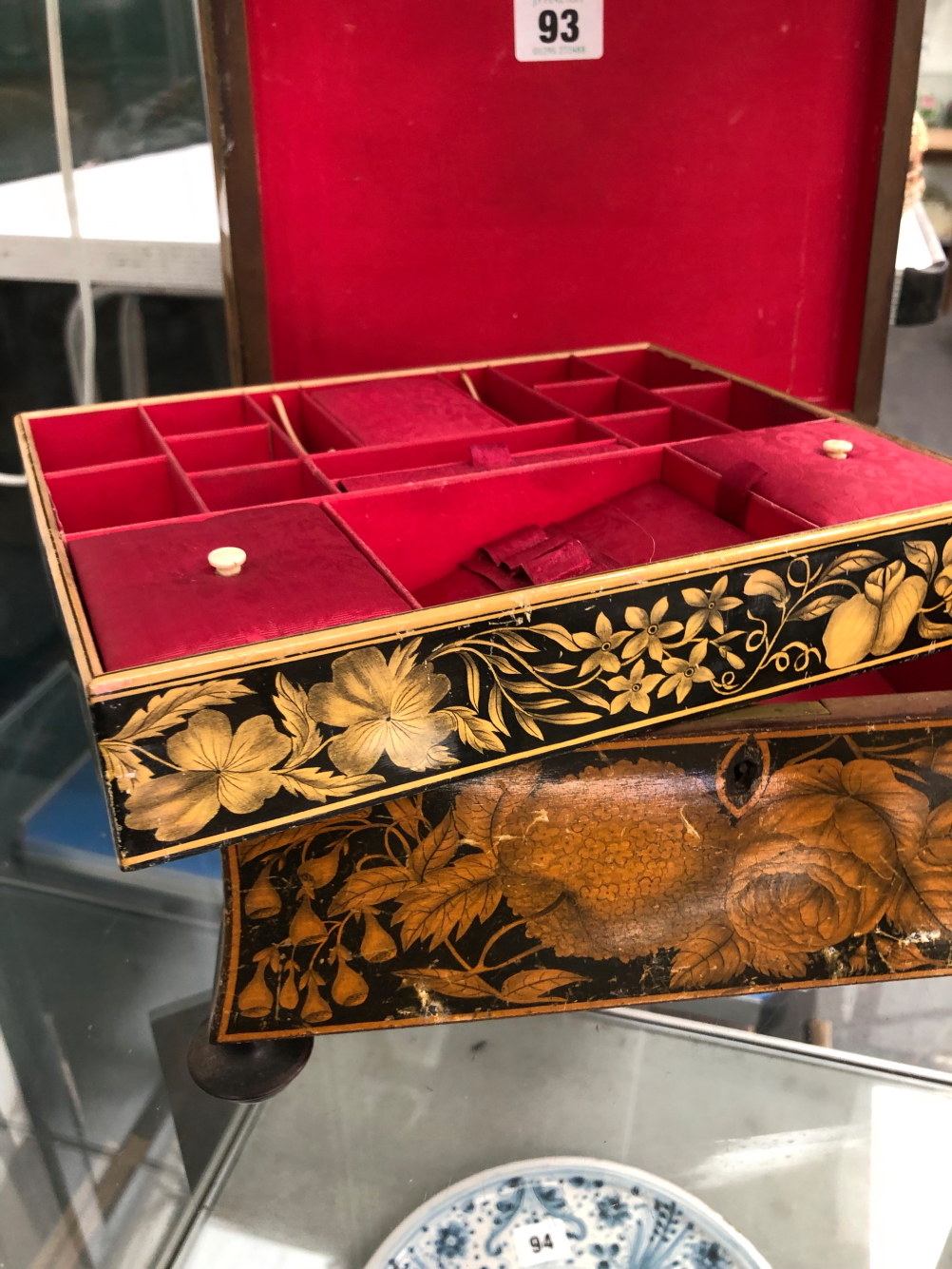 AN ANTIQUE REGENCY PEN WORK WORK BOX WITH LIFT OUT TRAY. - Image 3 of 11