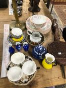 A WORCESTER YELLOW GROUND PART TEA SET, A BRASS OIL LAMP, CHINESE BLUE AND WHITE PORCELAINS, A