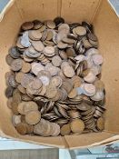A QUANTITY OF ANTIQUE AND VINTAGE COPPER COINAGE.