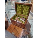 A VICTORIAN WALNUT JEWELLERY BOX CONTAINING A ETUI CASE, A VESTA, ETC.