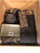 AN INCOMPLETE SET OF SEVEN BRASS RING HANDLED BELL WEIGHTS, 1LB TO 1/4OZ, OTHER BRASS AND IRON