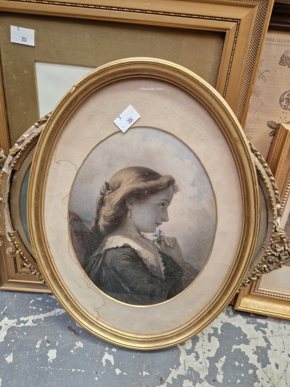 A GROUP OF ANTIQUE AND LATER PORTRAIT PRINTS ETC, SOME IN MAPLE FRAMES - Image 4 of 8