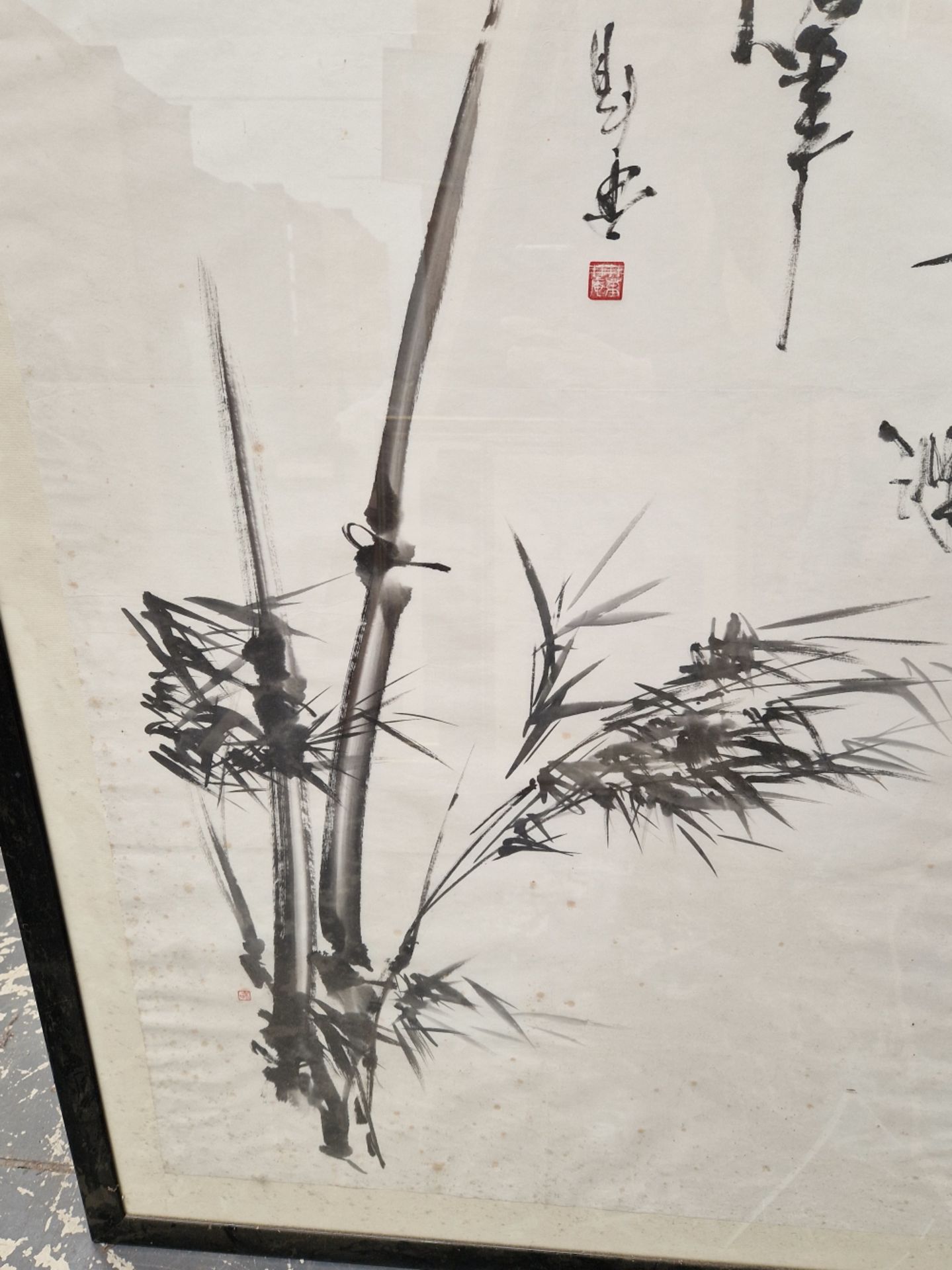 CONTEMPORARY ORIENTAL SCHOOL A LARGE INK WASH DRAWING OF BAMBOO WITH INSCRIPTION. 137 x 69cms - Image 3 of 6