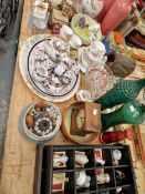 AN ASSORTMENT OF DECORATIVE CHINA WARES INCLUDING A MASONS GINGER JAR, JAPANESE VASES, ORIENTAL