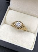 A 9ct HALLMARKED GOLD GENTS GYPSY SET CZ RING. FINGER SIZE T 1/2. WEIGHT 2.03grms.