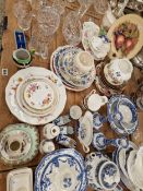 ASSORTED CHINE AND GLASS TO INCLUDE ROYAL CROWN DERBY, AYNSLEY, SPODE, MASONS ETC.