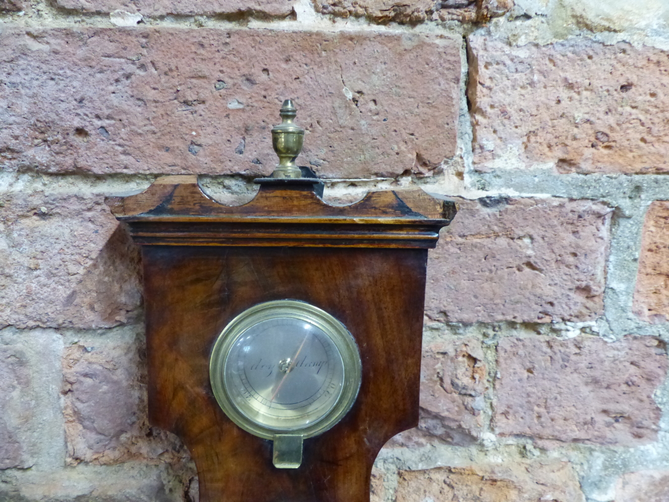 A CAPELLA MAHOGANY BANJO BAROMETER WITH AN ALCOHOL THERMOMETER ABOVE THE SILVERED DIAL, ADJUSTMENT - Image 4 of 4