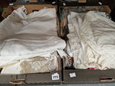 A QUANTITY OF VARIOUS TABLE LINENS ETC.