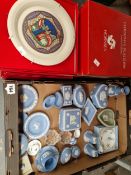 A COLLECTION OF WEDGWOOD JASPER WARES AND HORNSEA CHRISTMAS PLATES.